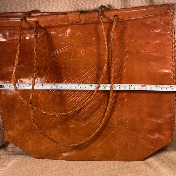 Handmade all leather vintage shoulder tote - Picture 3 of 13